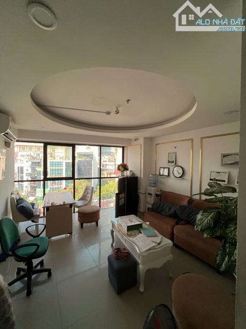 Cho thuê nhà biệt thự Phạm Văn Đồng, KĐT Thành Phố Giao Lưu. Dt 120m2, 5 tầng 1 hầm thông