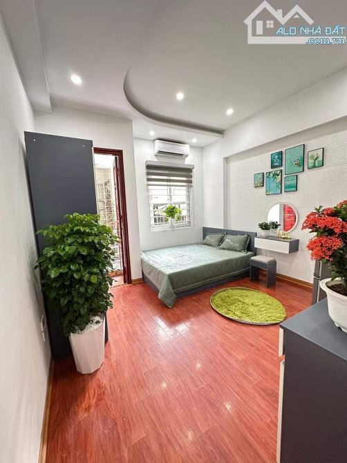 BÁN NHÀ DÒNG TIỀN 60M2 X 6 TẦNG VỚI 11 PHÒNG KHÉP KÍN, HÀO NAM, ĐỐNG ĐA, HÀ NỘI