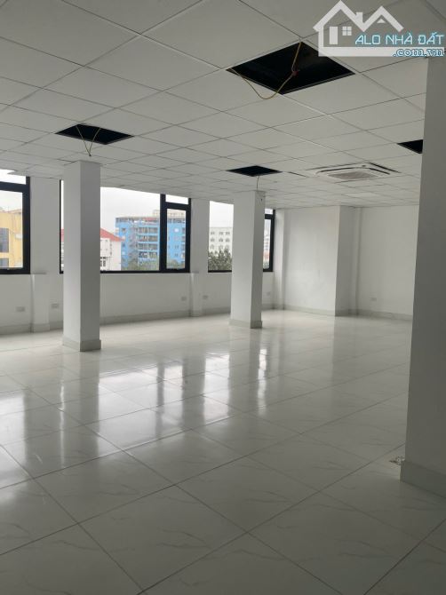 CHO THUÊ VĂN PHÒNG TẠI ĐƯỜNG THÀNH THÁI, 20TR, 120M2, GẦN CÔNG VIÊN