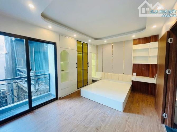 Dương Văn Bé, 35m2, 5t. Nhỉnh 5 tỷ. Full nội thất, gần phố