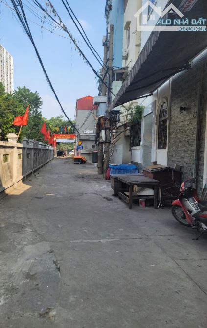 Bán nhà Kim Giang, Hoàng Mai, 50m2 , ô tô tải đỗ cửa, tiện ích không thiếu thứ gì