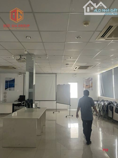 Cho thuê tòa nhà 1 trệt 5 lầu trục đường Phạm Văn Thuận, TP.Biên Hòa - 1