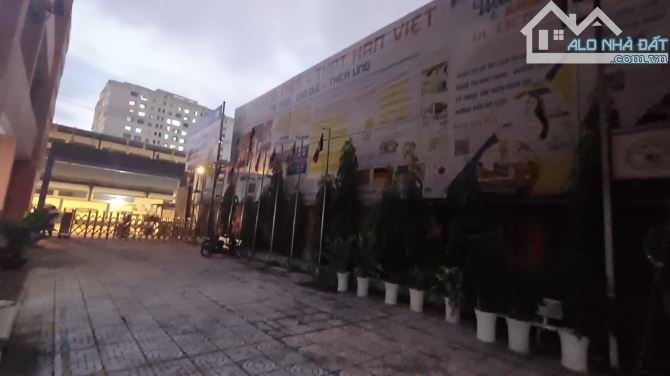 Ngộp Bank, Bán nhà Mặt tiền Quận 12, TTN, 4750m2 (56x85) 6 Tầng, chỉ 270 tỷ - 1