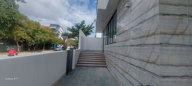 Cho Thuê Tòa nhà 2 Mặt Tiền Quận 2 Saigon Mystery hầm 4 Tầng nổi 700m² sàn - 1
