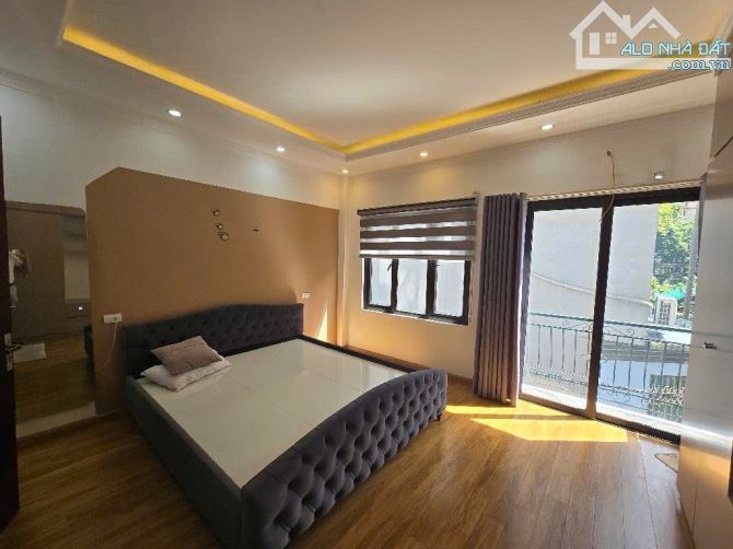 Siêu Víp ,Nguyễn Văn Cừ – Vị Trí Đắc Địa, Tiện Ích Đầy Đủ!

 • Diện tích: 65m², xây 3 - 1