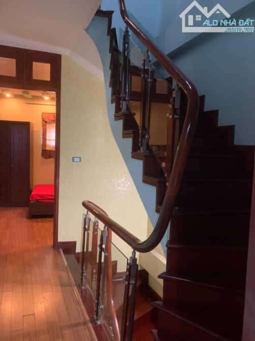 Bán nhà đệp ở ngay Hoàng Hoa Thám Ba Đình. Gara ô tô DT50m, 5 tầng 3 ngủ, MT4m5 Giá 10 tỷ - 1