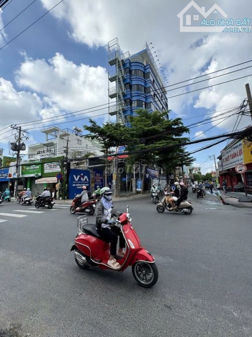 Cho thuê tòa nhà 2 mặt tiền đường Âu Cơ - Bàu Cát 8, P.14, Quận Tân Bình - 1