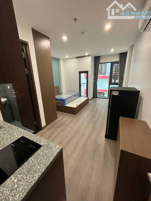 Cho Thuê CCMN 146 Trần Duy Hưng Cầu Giấy 30m2 Studio Cửa Sổ Ban Công Thang Máy Ô Tô Gần - 1