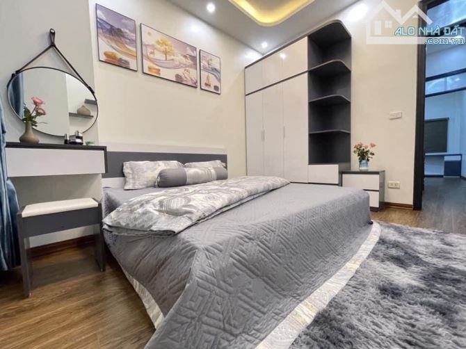 Bán Gấp Nhà  Yên Hòa Cầu Giấy 40m  5 Tầng Kinh Doanh, Vỉa hè rộng, nhà 2 mặt ngõ - 1
