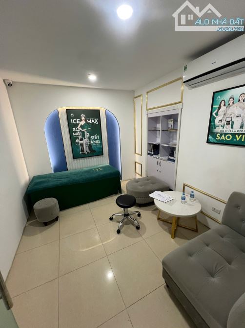 Cho thuê nhà biệt thự Phạm Văn Đồng, KĐT Thành Phố Giao Lưu. Dt 120m2, 5 tầng 1 hầm thông - 1