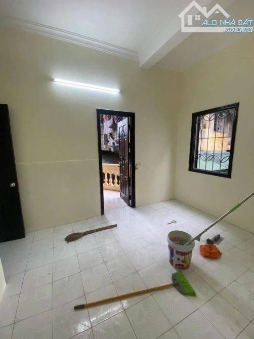 Cho thuê nhà ngõ ô tô Đại La 10 triệu, 30m2, 3 ngủ, vào ngay - 2