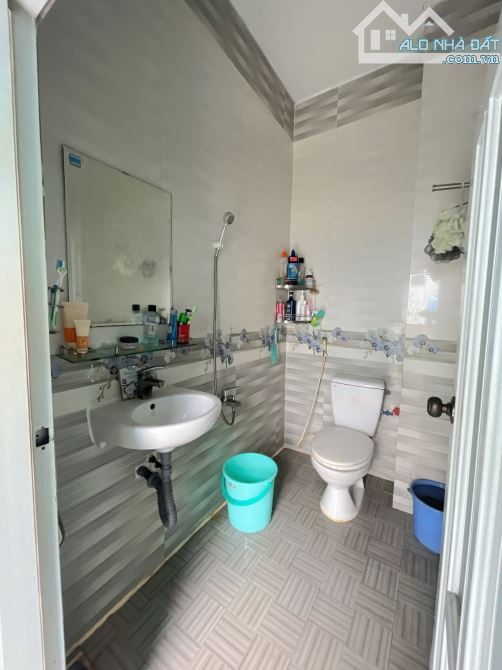 Chị gái gấp bán nhà Nguyễn Văn Khối P.8 Gò Vấp 3 tầng ngang 6,5M 4tỷ6 - 2