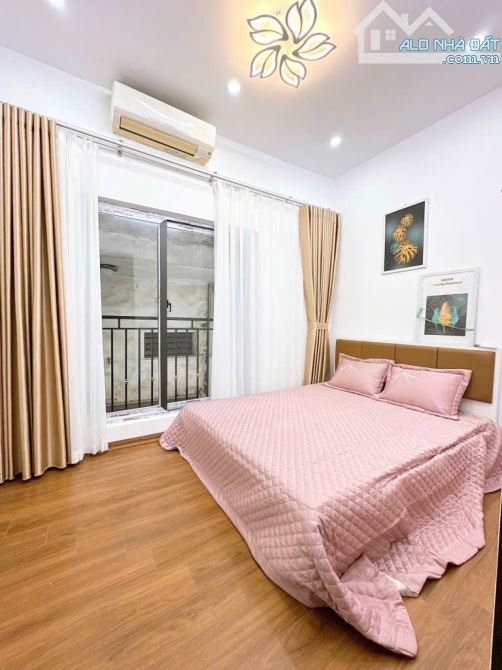 Siêu Víp ,Nguyễn Văn Cừ – Vị Trí Đắc Địa, Tiện Ích Đầy Đủ!

 • Diện tích: 65m², xây 3 - 2