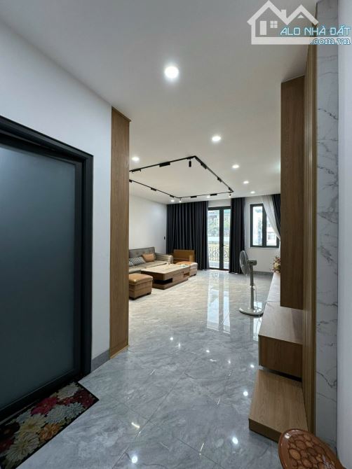 Bán gấp nhà Hẻm Vip 14 Thân Nhân Trung đường nhựa 10m khu T3, DT: 7m x 21m, giá 19 tỷ - 2