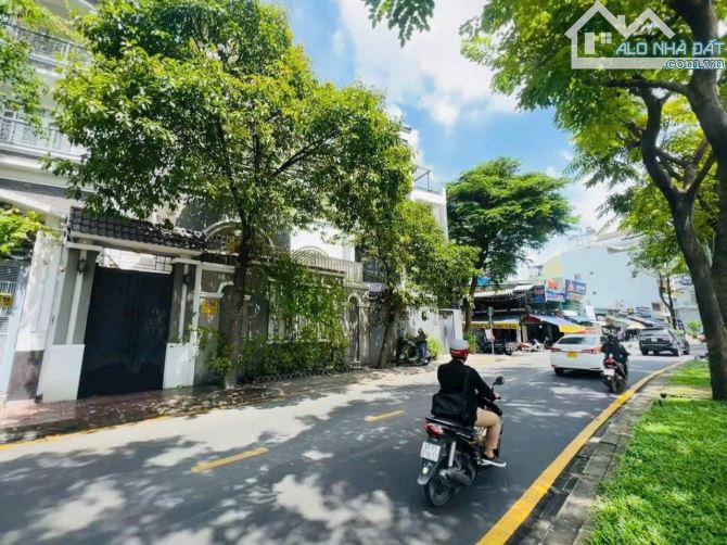 Bán Biệt thự View Sông đ.Trường Sa, DT:10x20m,Hầm 4 tầng- Giá 43 tỷ - 2