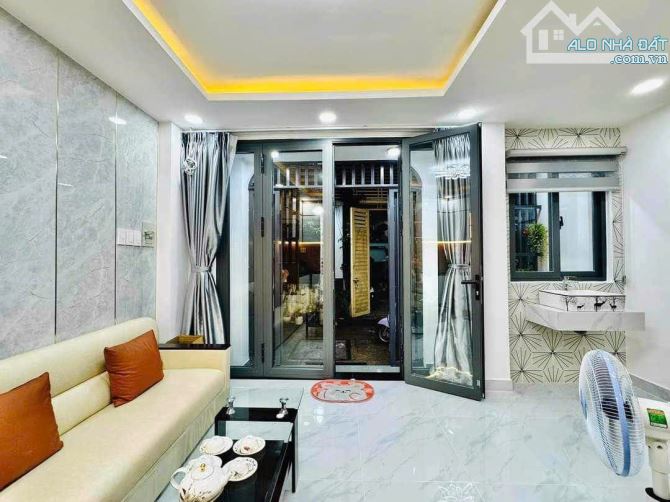 NHÀ ĐẸP THÍCH QUẢNG ĐỨC - DTSD 90M2 - 5 TẦNG - HẺM THÔNG - CHỈ 5.X TỶ - 2