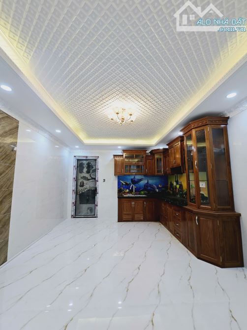 🏡 Bán Nhà Hẻm 238 Đường Lê Văn Quới, 5 Lầu, Tặng full nội thất, sổ hồng hoàn công đầy đủ. - 2