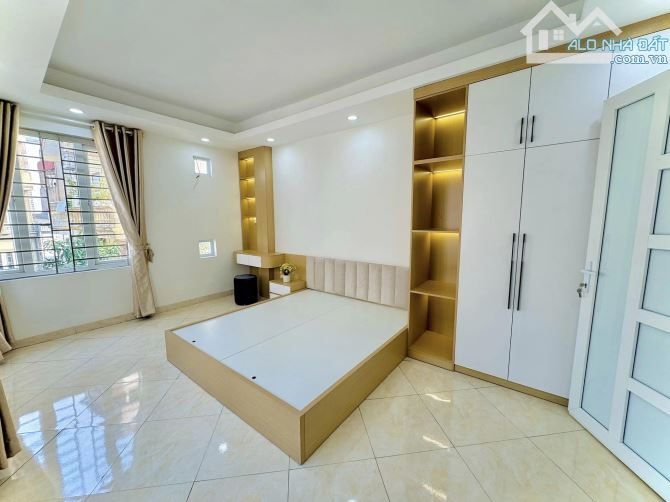 BÁN NHÀ GỐC ĐỀ - HOÀNG MAI GẦN PHỐ MAI ĐỘNG, LÔ GÓC 5 TẦNG NỘI THẤT MỚI, GẦN ĐƯỜNG Ô TÔ. - 3