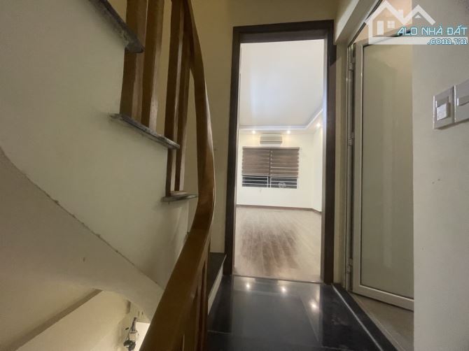 Bán nhà Ngô Gia Tự 5 tầng  dt 47m mt 3.5 - 3