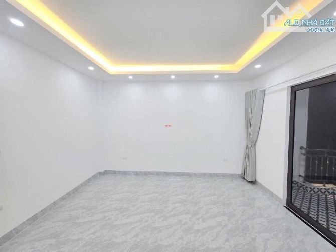 Nhà Hồng Tiến Kéo Dài, 5 Tầng, 43 m - 3