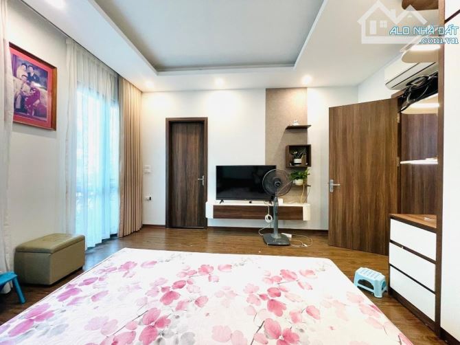 BÁN NHÀ PHỐ ĐẶNG VĂN NGỮ 6 TẦNG THANG MÁY 10M RA PHỐ - 4