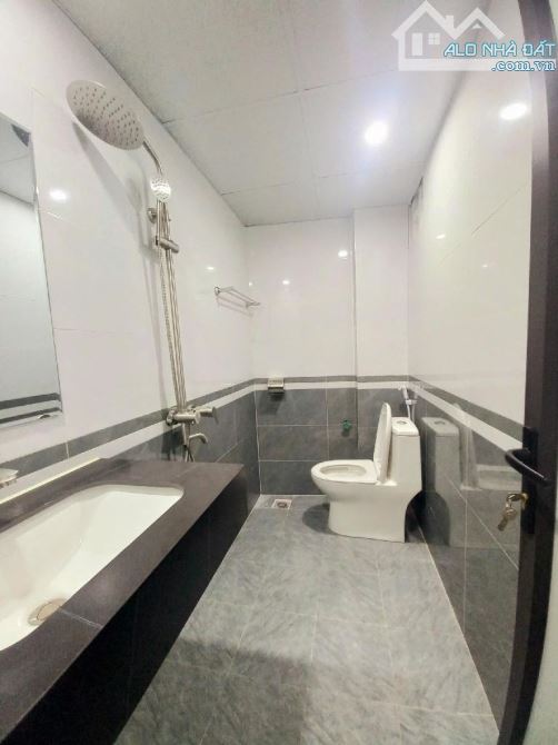 Khương trung nhà đẹp ở ngay: 45m, 4tầng, 5phòng, 3bước ô tô, thông sang đầm hồng, chỉ 7tỷ - 4
