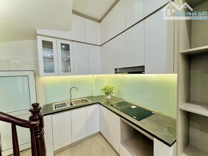 BÁN NHÀ GỐC ĐỀ - HOÀNG MAI GẦN PHỐ MAI ĐỘNG, LÔ GÓC 5 TẦNG NỘI THẤT MỚI, GẦN ĐƯỜNG Ô TÔ. - 4