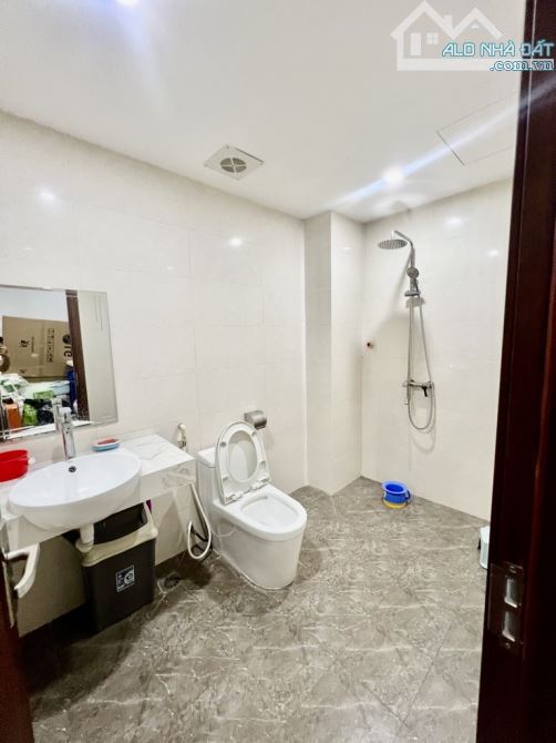 CỔ NHUẾ - BÁN GẤP - PHÂN LÔ - NGÕ Ô TÔ - Ở SƯỚNG - DÂN TRÍ CAO. - 4