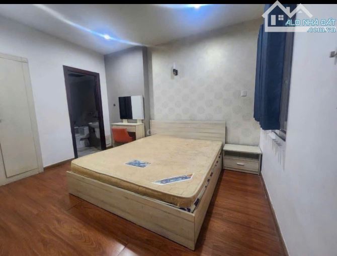 Cho thuê Chung cư Mỹ Vinh, Nguyễn Thị Minh Khai, Vo Thị Sáu, quận 3, 80m2, 2pn,1wc, 15tr - 4