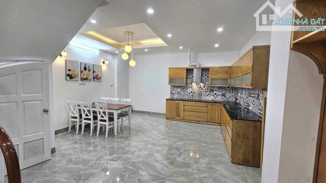 Rất hiếm! gần hồ đền lừ, 50m2, 4 tầng, 4Pn khép kín, ô chờ thang máy , Giá mềm - 4