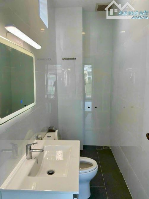 Cho Thuê Tòa nhà 2 Mặt Tiền Quận 2 Saigon Mystery hầm 4 Tầng nổi 700m² sàn - 5