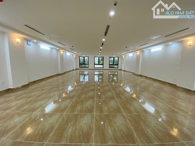Cho thuê nhà phân lô tại KĐT Mới Dịch Vọng .DT : 100 M * 6.5 Tầng .MT : 5 M . Chia Phòng - 5