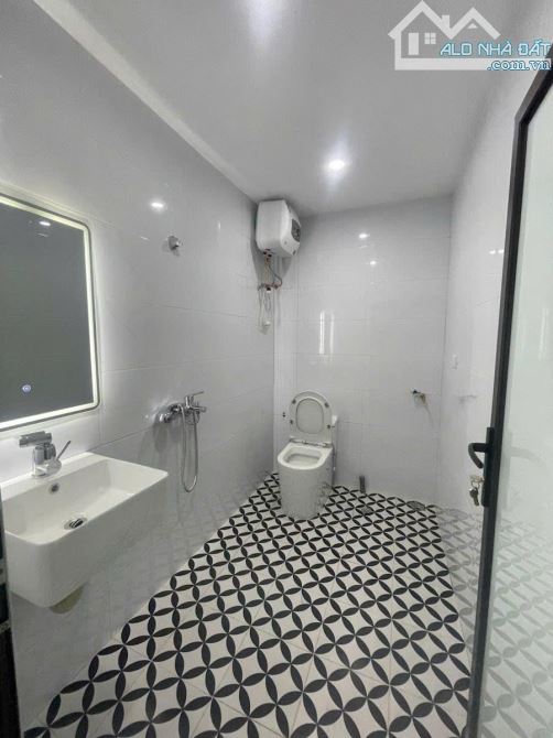 SIÊU HIẾM !TT THANH XUÂN BẮC-80M2-3 NGỦ-2 WC-TT THANH XUÂN-NHÀ ĐẸP Ở LUÔN-CHỈ 3.2 TỶ - 5