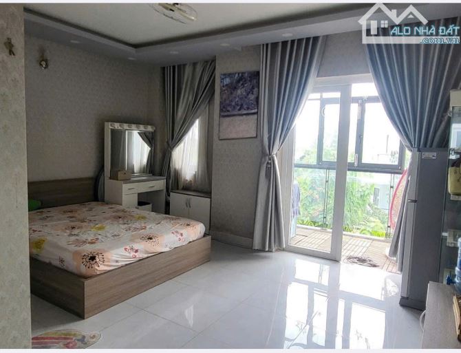 Nhà 3 tầng đẹp lung linh - Mega Villa - DT: 75m2 - Giá chỉ: 7,3 tỷ tại Phú Hữu - Q9 - 7