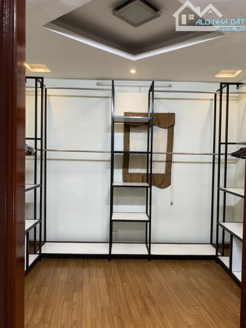 Bán nhà đệp ở ngay Hoàng Hoa Thám Ba Đình. Gara ô tô DT50m, 5 tầng 3 ngủ, MT4m5 Giá 10 tỷ - 8