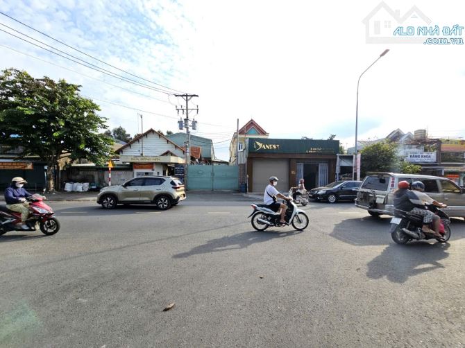 Nhà phố Trần Hưng Đạo kinh doanh tốt p. Đông Hòa Tp. Dĩ An - 8