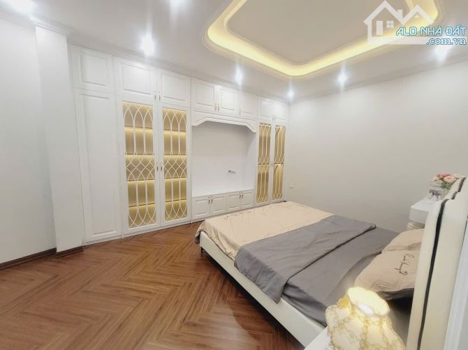 Bán nhà Đội Cấn 40m2 oto đỗ cửa ngõ thông đầy dủ nội thất 9.6 tỷ - 9