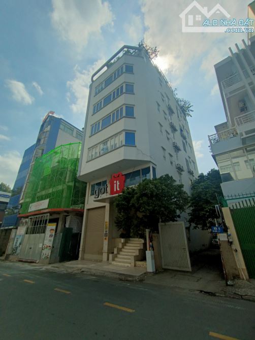 Siêu hiếm - Building MT Nguyễn Văn Thủ, Q.1 - DT: 8,4x18 (145m2) . DTSD: 1.200m2 - 95 t tỷ - 1