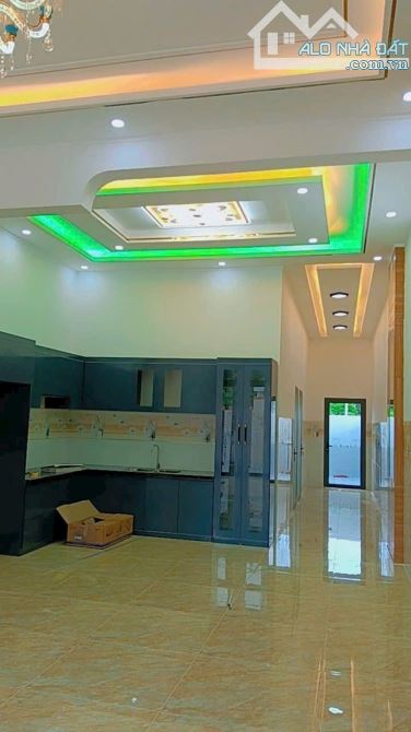 Nhà ven biển Long Mỹ, 140m2, ngang 5 sâu 28, 80 thổ cư, 2 phòng ngủ giá 1tyx