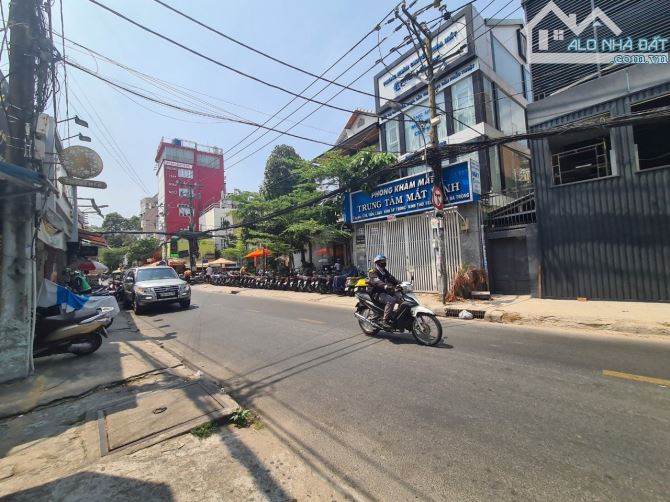 Bán đất MTĐ Nguyễn Đình Chiểu, P.5,Quận 3. DT = 179m2. Giá chỉ : 120 tỷ(TL)