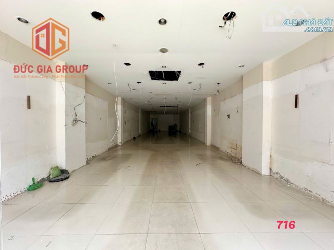 Cho thuê mặt tiền đường 30/4, trung tâm Biên Hoà. 6x39m 236m. Giá 65 triệu/ tháng