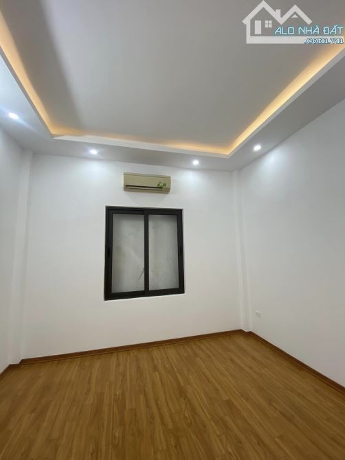 Bán nhà đẹp Bế Văn Đàn,  42m2, 4 tầng, ô tô vào, gần phố, 4 ngủ, 9.1 tỷ