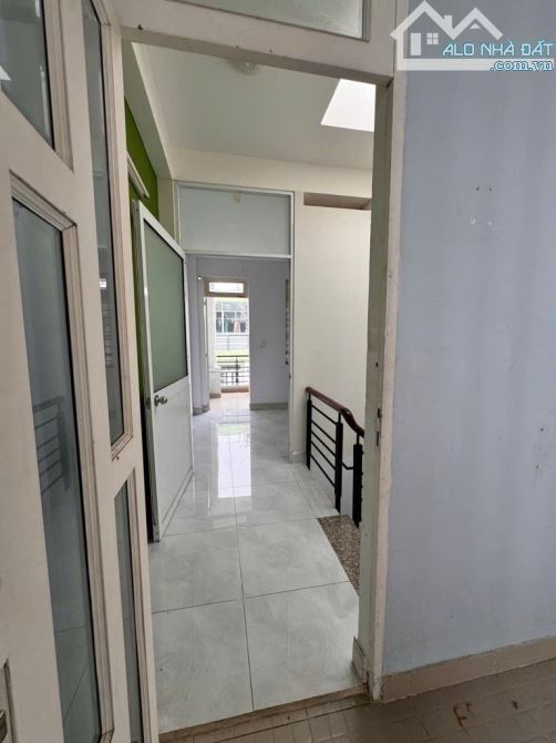 VÀI BƯỚC RA MẶT TIỀN - XE HƠI ĐẬU NGÀY ĐÊM - BÙI QUANG LÀ GÒ VẤP GẦN EMART 2 - NHỈNH 6 TỶ - 10