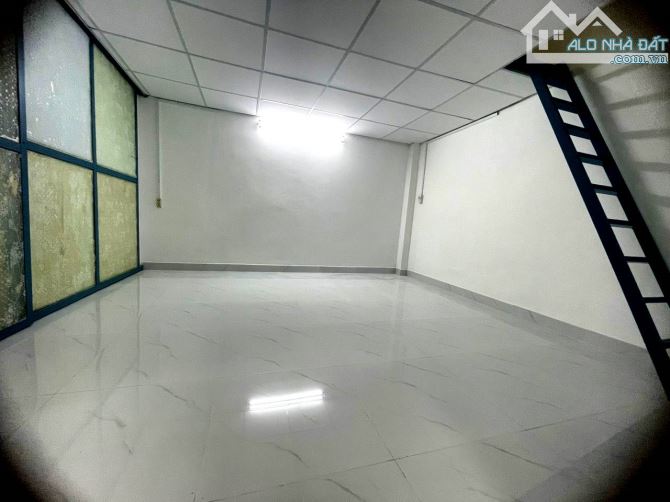 Bán nhà MT Ngô Bệ 60m2, Tân Bình- Ngang 5.5 nở hậu- Dòng tiền - Chỉ hơn 6 Tỷ- Còn TL. - 1