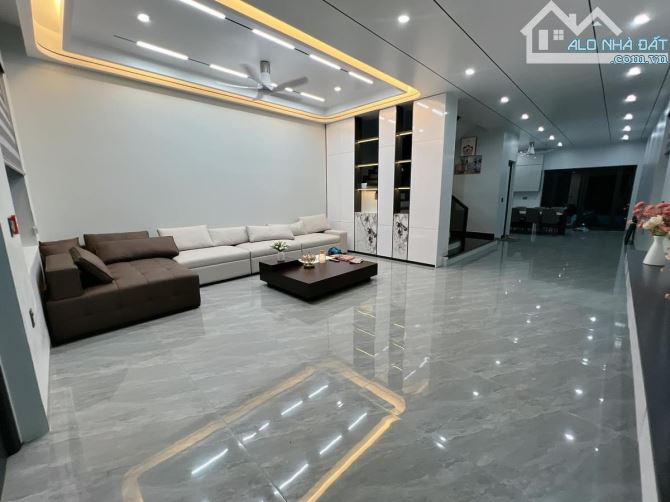 Hiếm! Bán nhà phố Việt Hưng, 100m2, xe tải tránh nhau, kinh doanh đỉnh,  giá cực hời - 1