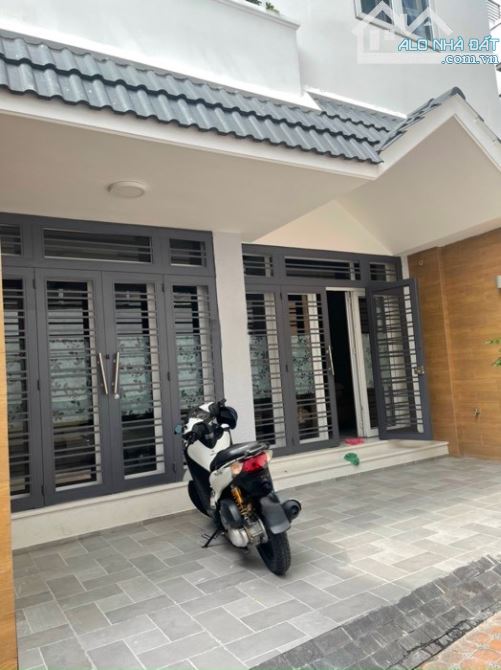 Võ Thị Sáu - Tân Định - Q.1- Đối Diện CV Lê Văn Tám-Dt: 6.4*18m- Chỉ 28 tỷ - 1