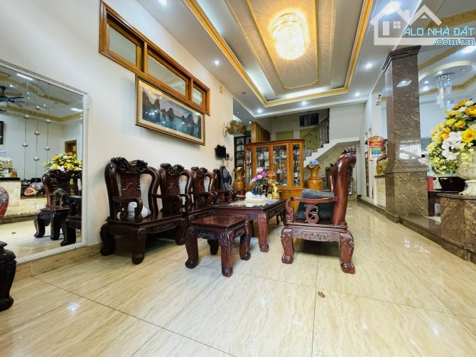 Bán nhà Biệt Thự Lam Sơn - Nguyễn Huy Tưởng ,P.6,BT ,10x13 ,2T , Giá 20 tỷ TL - 1