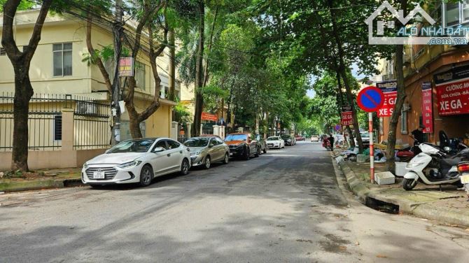 Hơn 6 đồng - Thang Máy Quang Tiến Đại Mỗ - Mới Kính Kong - Lô góc - Ô tô cạnh nhà - Fujj - 1