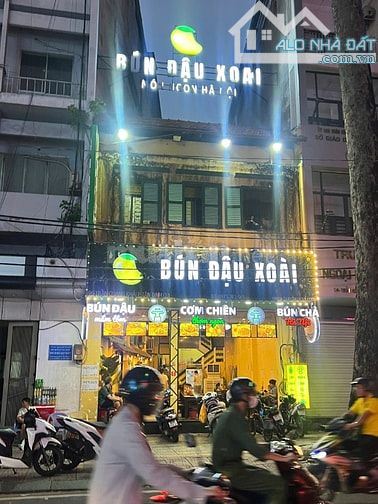 Cho thuê nhà mặt tiền số: 96 đường Trần Quang Khải, Phường Tân Định,Q1 - 1