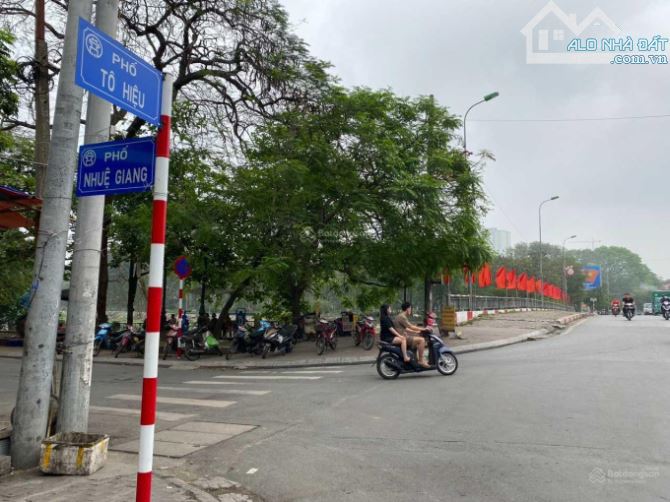 Bán nhà Nhuệ Giang DT 45m MT 4m Giá 12 tỷ - 2